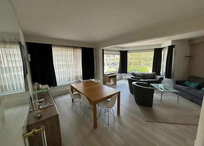 3 Bedroom Apartment Nearby The Sea
